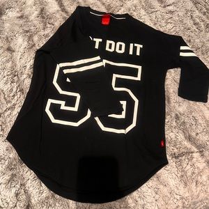 LIKE NEW Nike Just Do It Shirt Graphic Jersey Tunic T-shirt 95 Black 3/4 Sleeve